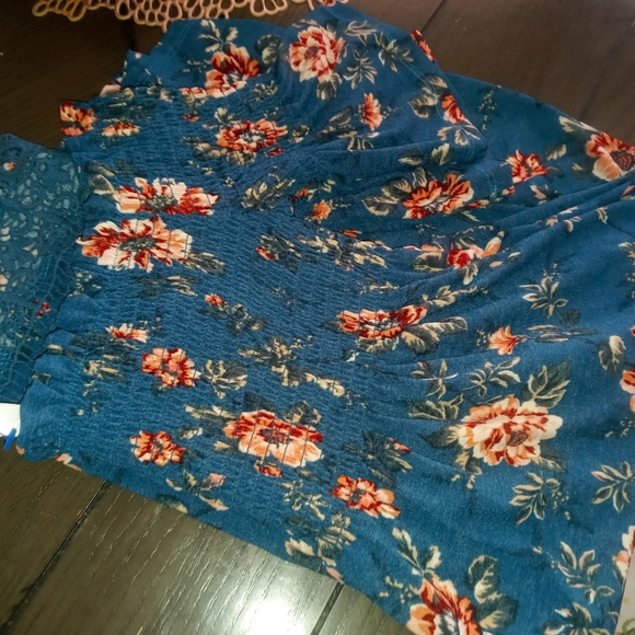 Women's floral dress - Picture 3 of 5